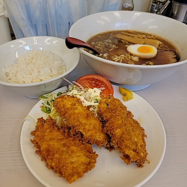 「本日のランチ🅰️店長の釣った黄金アジフライライス」@笑顔の写真