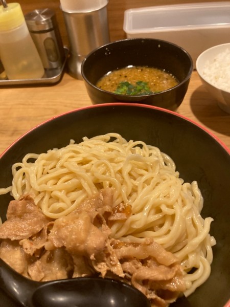 「肉盛りみそつけめん」@肉盛り味噌らーめん 侍倶楽部 赤羽駅前店の写真
