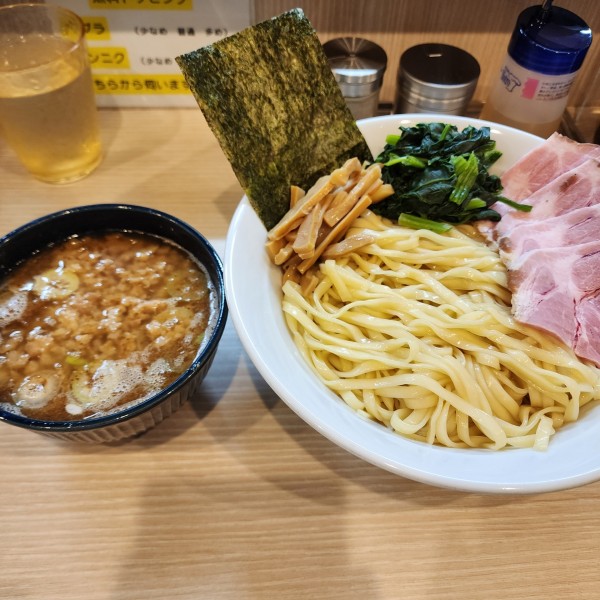 「ラーメン大＋つけ麺に変更＋ほうれん草＋チャーシュー」@ラーメン つる家の写真