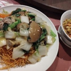 ランチ あさりあんかけカタ焼きそばミニカレー炒飯(990)