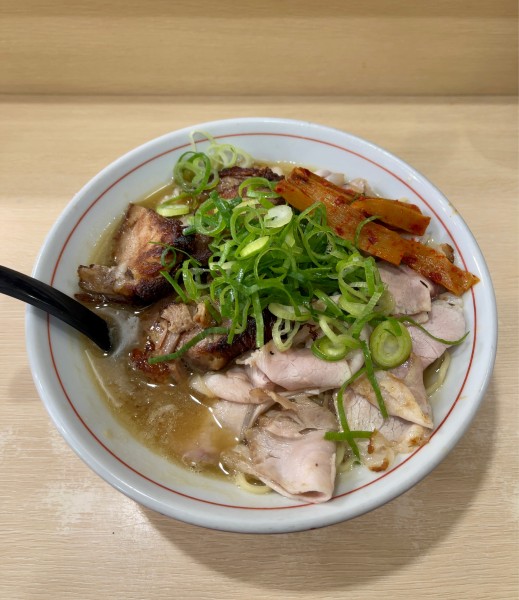 「純濃厚ラーメン並180g(850円+肉増し300円)」@亜紀英の写真