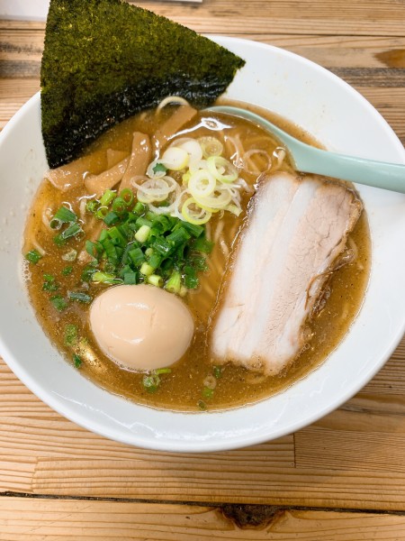 「煮干しラーメン」@こく味ラーメン かしわ屋の写真