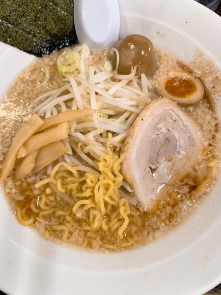 「豚骨醤油ラーメン」@屋台とんこつらーめん めん吉 柏駅店の写真