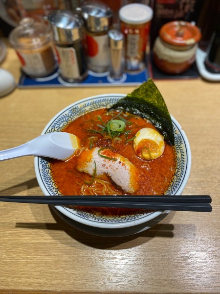 「熟成醤油とんこつ赤」@丸源ラーメン 福山引野店の写真