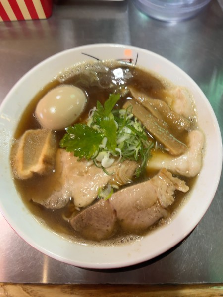 「津軽煮干中華肉玉」@津軽煮干中華蕎麦 サムライブギーの写真
