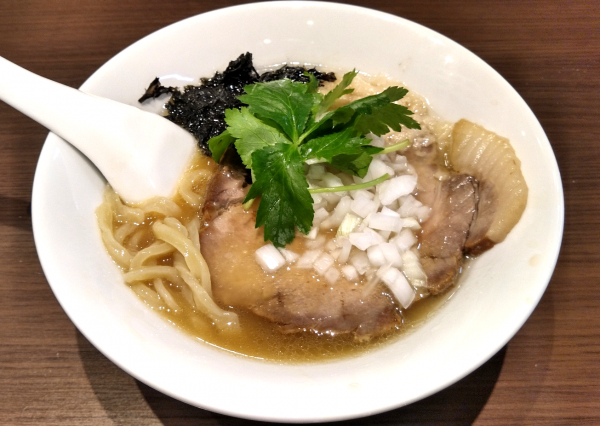 「【限定】豚煮干そば ￥880」@寿製麺よしかわ 坂戸店の写真