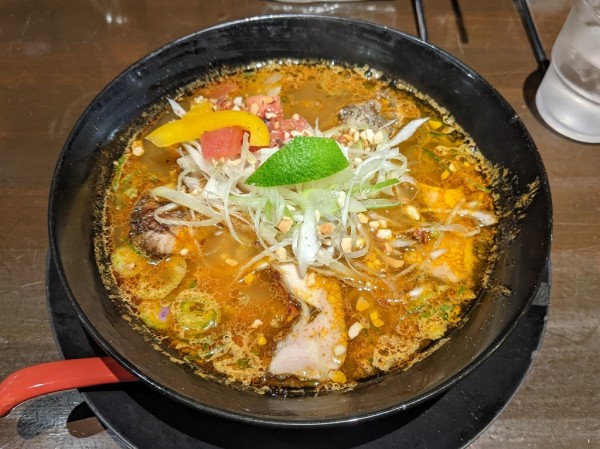 「ジャークチキンラーメン スパイシーカレー」@いっちゃんラーメンの写真