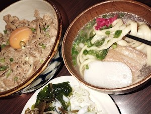 「沖縄スタ丼とミニ沖縄そば定食(1,318)」@ちゅらや 相鉄ジョイナス店の写真