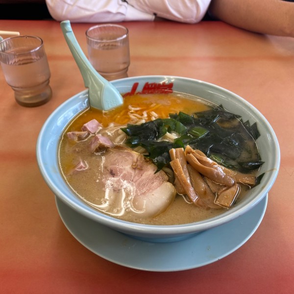 「えび塩ラーメン【大盛】」@ラーメン山岡家 豊橋下地店の写真