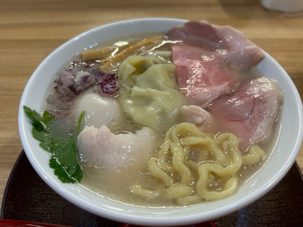 「特製白だししなそば1150円」@手打ち正麺 Hachimitsuの写真
