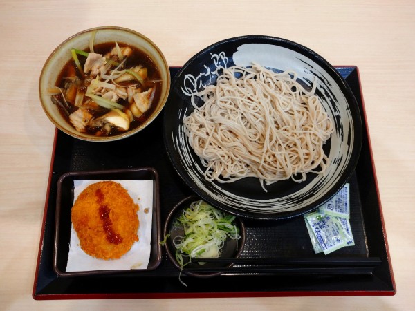 「肉舞茸せいろ（650円）＋コロッケ（クーポン）」@ゆで太郎 川崎砂子店の写真