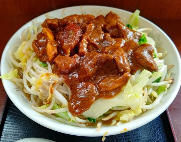 「もつカレー野菜ラーメン」@ラーメンあやの写真
