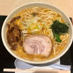 バリ味噌ラーメン　1000円
