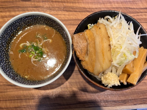 「濃厚つけ麺並1150円+メンマ（アプリ）」@ラーメン燈郎の写真