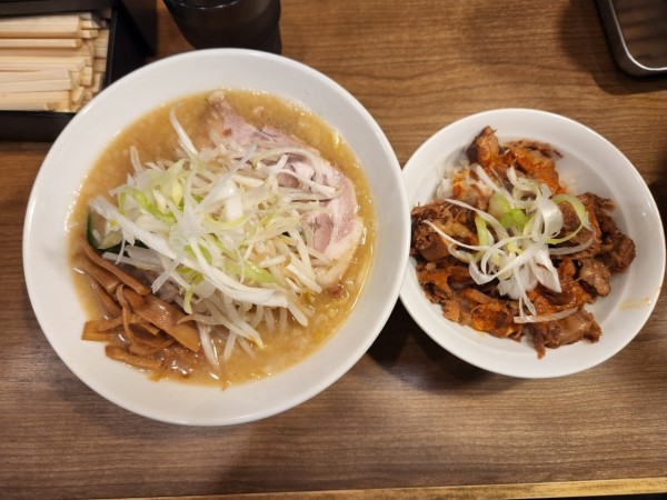 「味噌ラーメンとミニ豚辛丼」@味噌麺処 田坂屋の写真