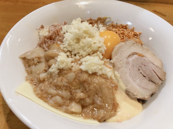 「まぜそば（950円）」@三十郎 下館駅南店の写真