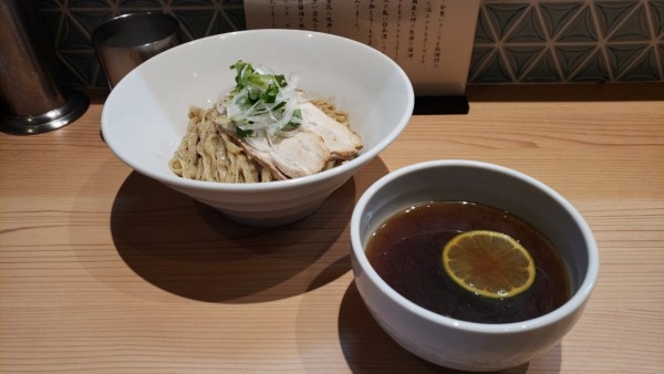 「醤油つけ麺大盛りと和え玉」@セキレイ 〜NIBOSHI no D5〜の写真