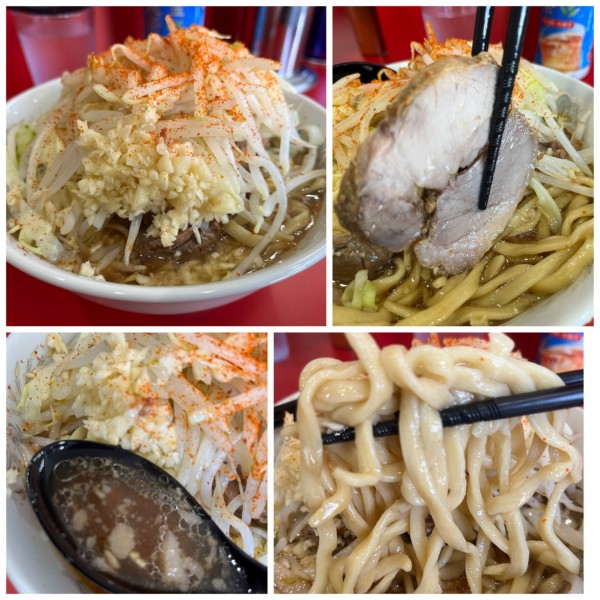 「小ラーメン豚入り4枚 950円 ヤサイニンニク」@ラーメン二郎 生田駅前店の写真