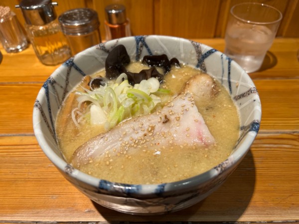 「しおらーめん」@らーめん風来居 神田秋葉原店の写真