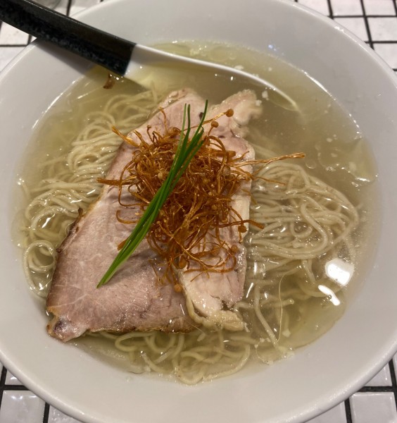 「【期間限定】冷やしうま味塩そば　９１０円」@81番の写真