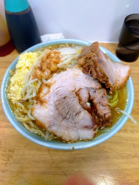 「ラーメン ニンニク、ヤサイ、アブラ」@俺の生きる道 白山店の写真