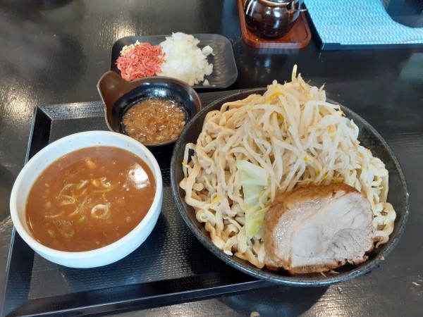 「旨辛つけ麺、大盛、麺まし」@つけ麺 どでんの写真