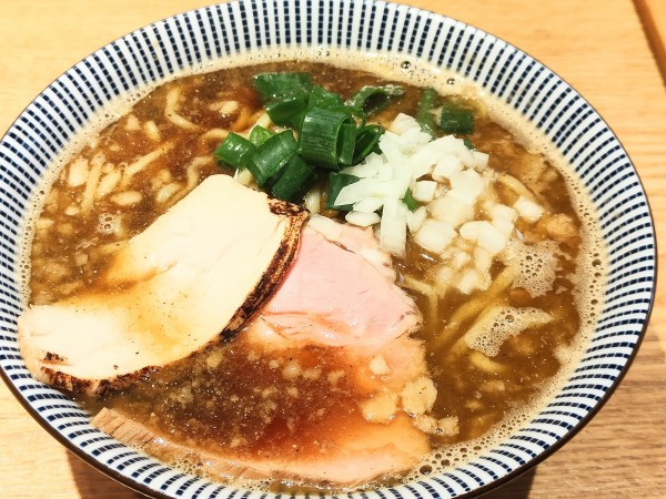 「煮干しらーめん」@ふく流らーめん 轍 東京高田馬場本店の写真
