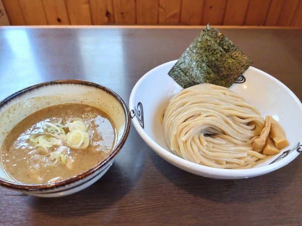 「魚介豚骨つけ麺大盛」@つけ麺 弥七の写真