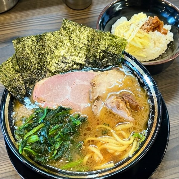 「ラーメン＋バラ＋半ライス」@家系ラーメン がくの写真