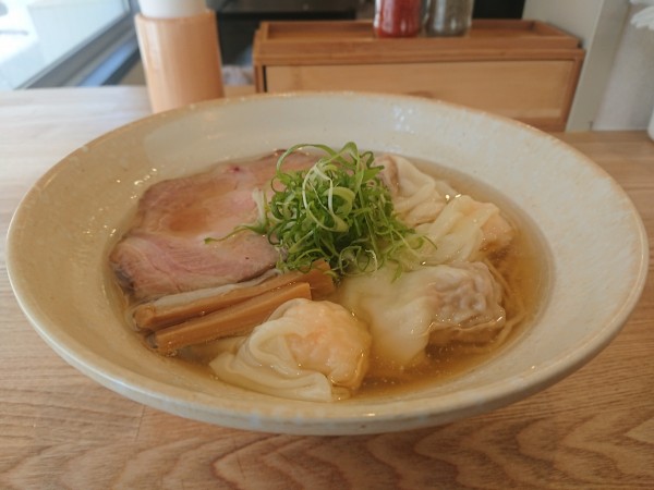 「肉と海老ワンタンメン(白)」@DURAMENTEIの写真