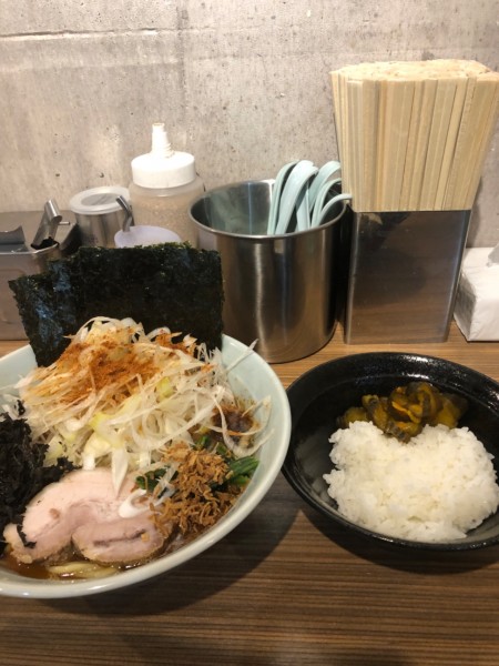 「限定 辛煮干し(並) ネギ 辛来武3」@横浜らーめん渡来武 総本店の写真