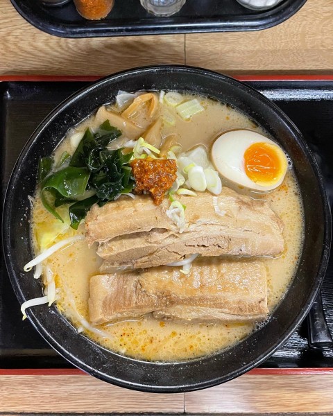 「角煮とんこつめん」@MAKIBAの写真