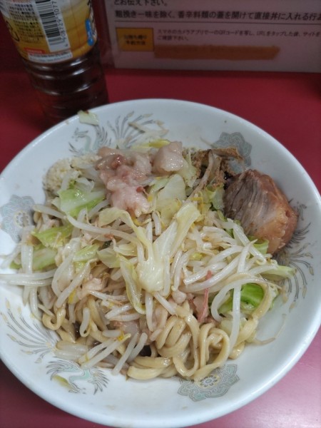 「汁なし➕生卵」@ラーメン二郎 環七一之江店の写真