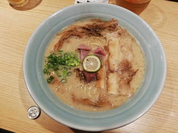 「らむ豚骨ラーメン　大盛」@自家製麺 MENSHO TOKYOの写真