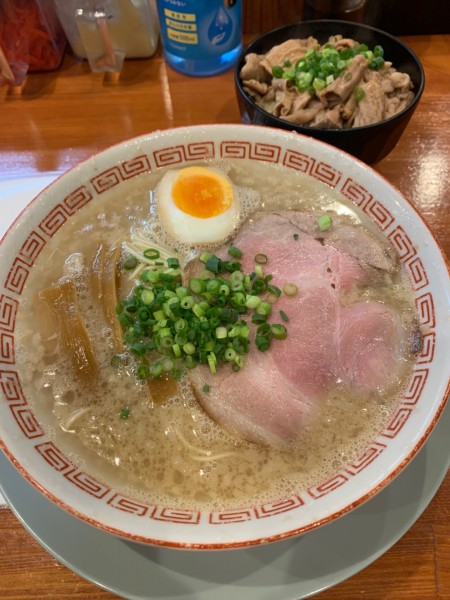 「博多こってり930円 もつめし390円」@濃厚豚骨らーめん 博多一路の写真