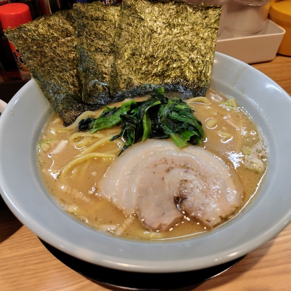 「豚骨醤油」@横浜家系らーめん 戸手家の写真