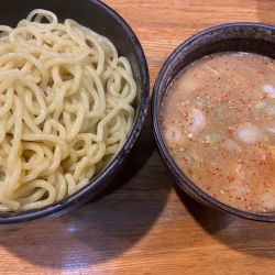 辛ごまだれつけ麺　（特盛600g）900円
