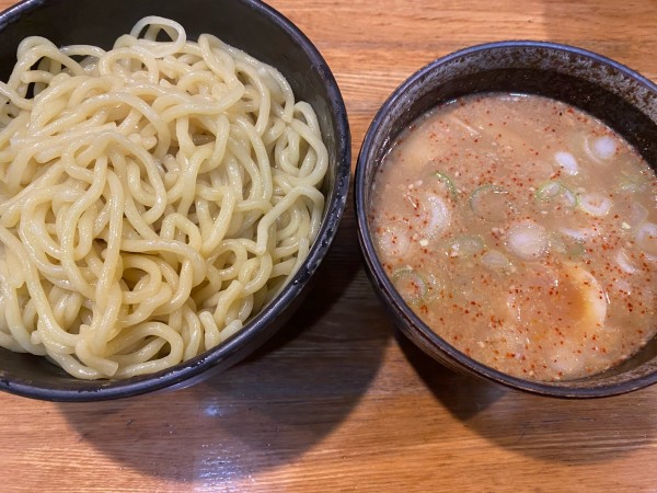 「辛ごまだれつけ麺　（特盛600g）900円」@しょうえいの写真