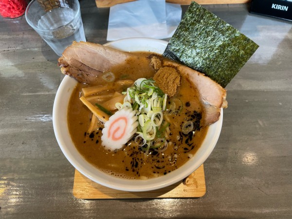 「OSAKANA豚骨ラーメン」@細麺屋 くわとろの写真