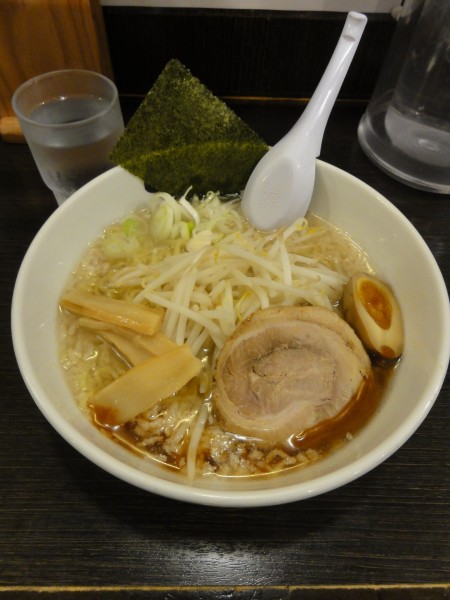 「ラーメン780円中盛背脂多目」@屋台とんこつらーめん めん吉 柏駅店の写真
