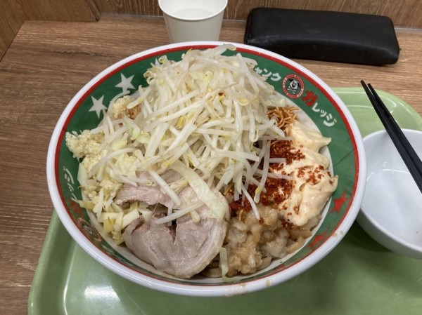 「まぜそば倍盛り+野菜」@ジャンクガレッジ 太田店の写真