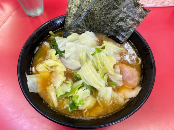 「ラーメン、キャベツ」@ラーメン杉田家の写真