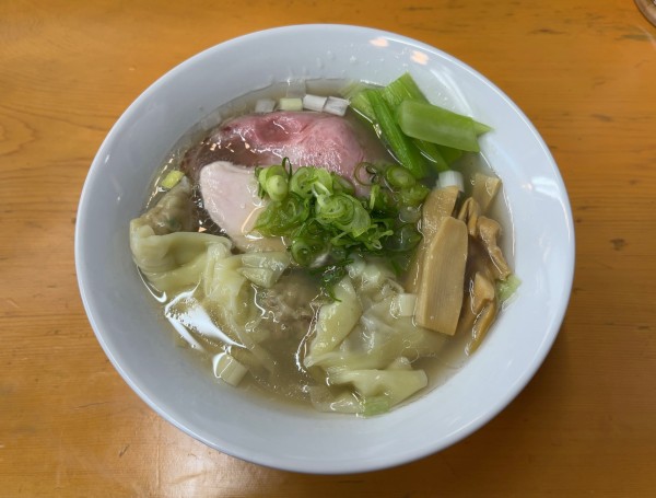 「塩蕎麦（太麺）＋雲呑」@中華そば 喜富の写真