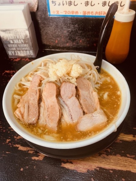 「カレーラーメン（中）830円」@自家製太麺 ドカ盛 マッチョ 三ノ宮店の写真