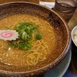 ワンコインランチ（豚骨醤油）