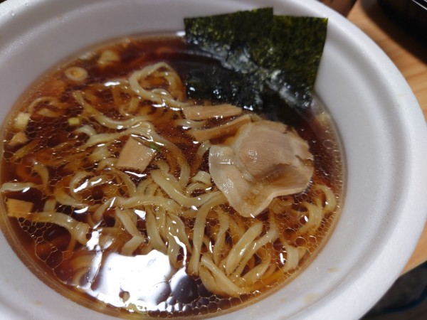 「醤油ラーメン¥248」@自家製手もみ麺 鈴ノ木の写真