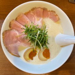 出し蕎麦 ¥690 特上 ¥150