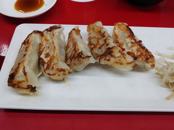 「餃子　428円」@やきとりさんきゅう 弘前城東店の写真