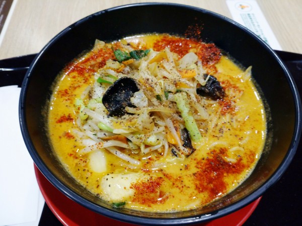 「たっぷり野菜担々麺（880円）」@京鼎樓小館 ラゾーナ川崎プラザ店の写真