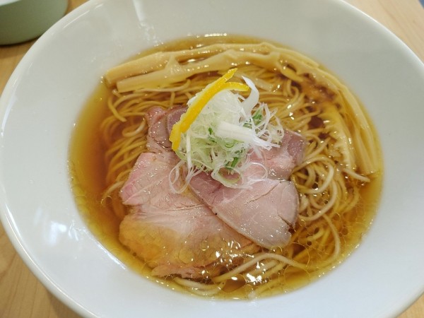 「淡麗醤油そば」@「七色の落書き」の写真